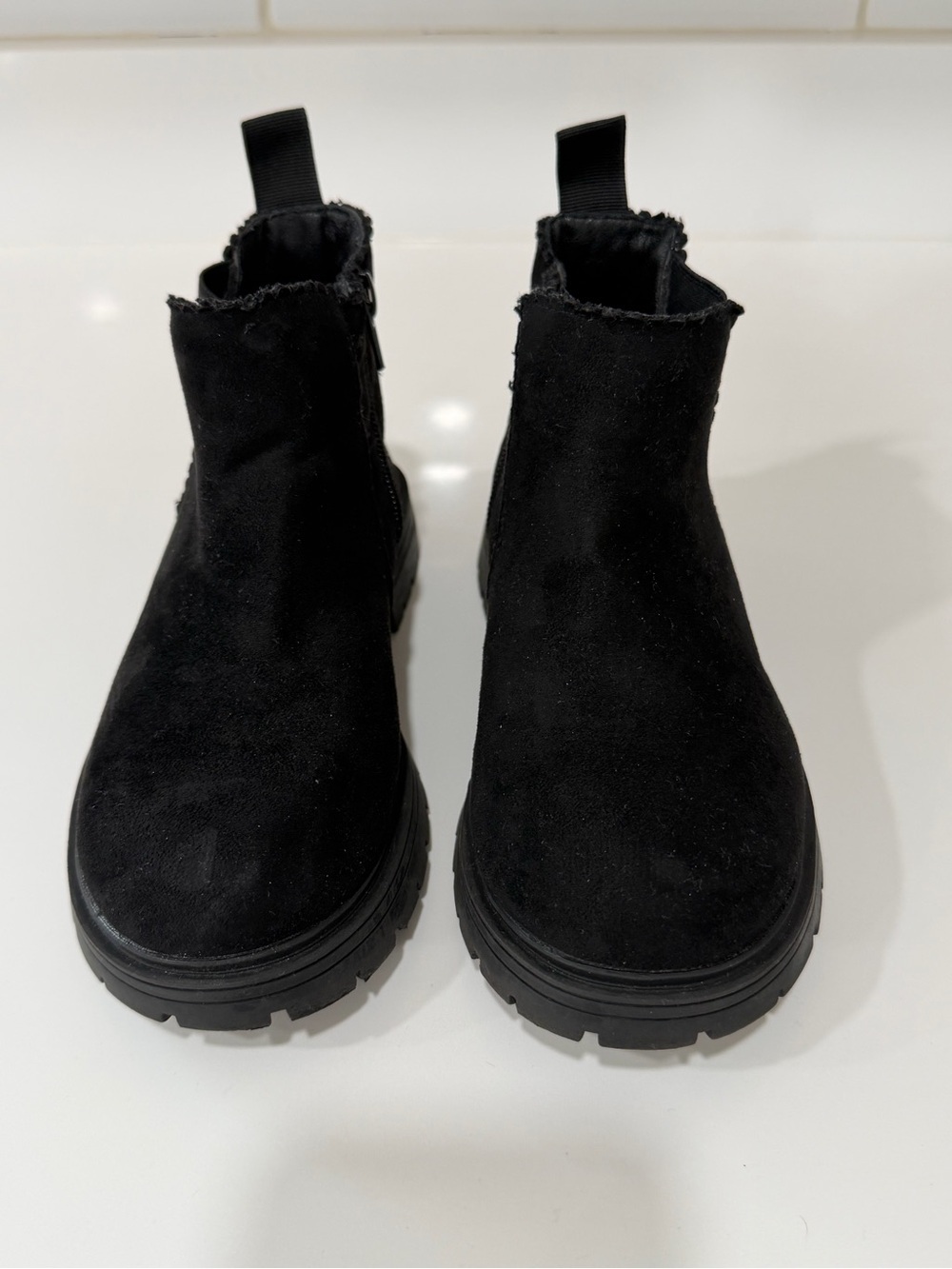 K KomForme Black Faux Suede Ankle Boots - Kids Size 1 - Picture 5 of 9